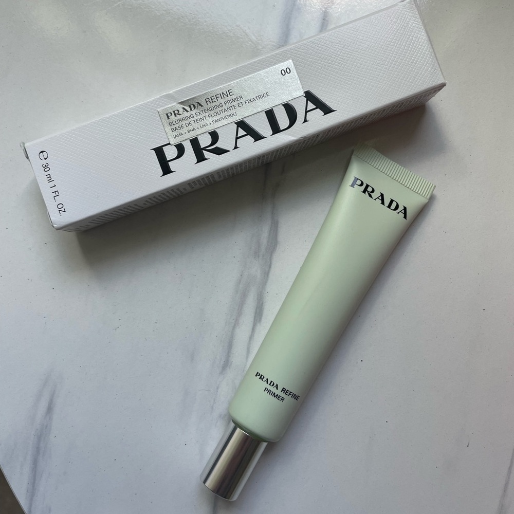 *SOLD* New PRADA refine blurring primer
